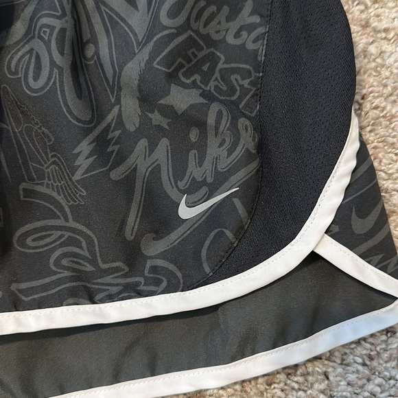 Nike Patterned Athletic Shorts - Picture 2 of 8